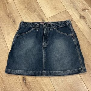 Silver brand women’s jean skirt, dark washed denim